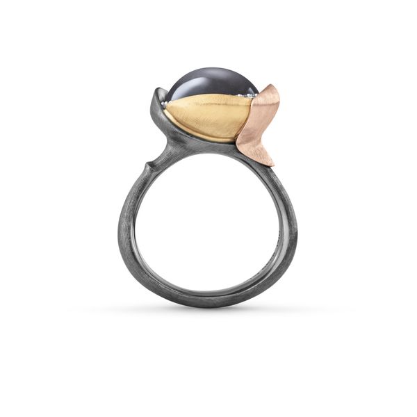 OLE LYNGGAARD COPENHAGEN Ring Lotus 3 Silver Edition Grå Måneste
